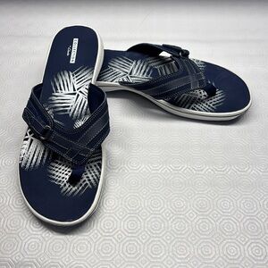 Clarks Women's Breeze Sea Thong Sandals Colour Navy Blue Size 11